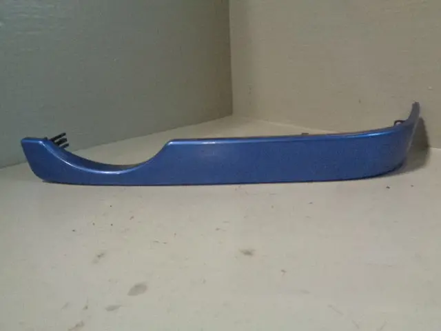 Discovery 2 Headlight Trim Near Side Monte Carlo Blue Land Rover Facelift 1