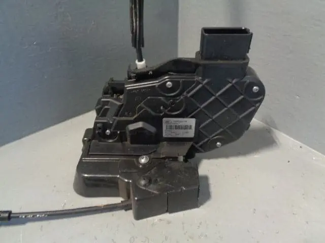 Discovery 3 Door Lock Actuator Solenoid Motor Off Side Rear Land Rover 2004 To 2009 1
