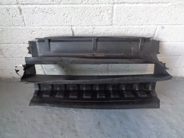 Range Rover Sport Radiator Air Duct With Temperature Sensor L320 2005 To 2009 1