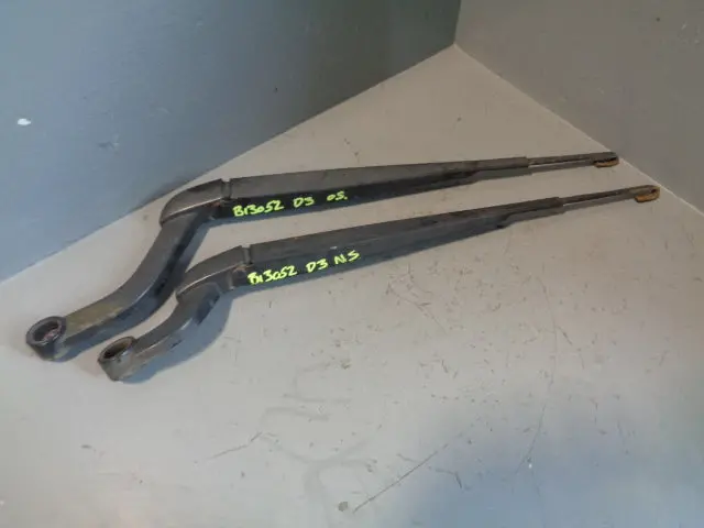 Discovery 3 Front Wiper Arms Pair Of Land Rover 2004 To 2009 1