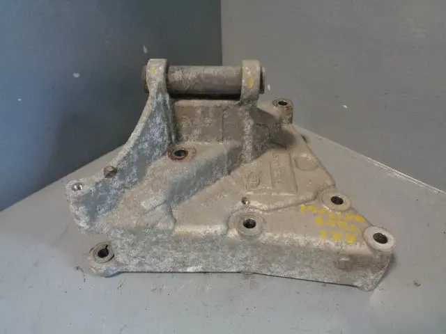 Range Rover Sport Alternator Bracket Mount 3.6 Tdv8 Ylu500430 2005 To 2010 1