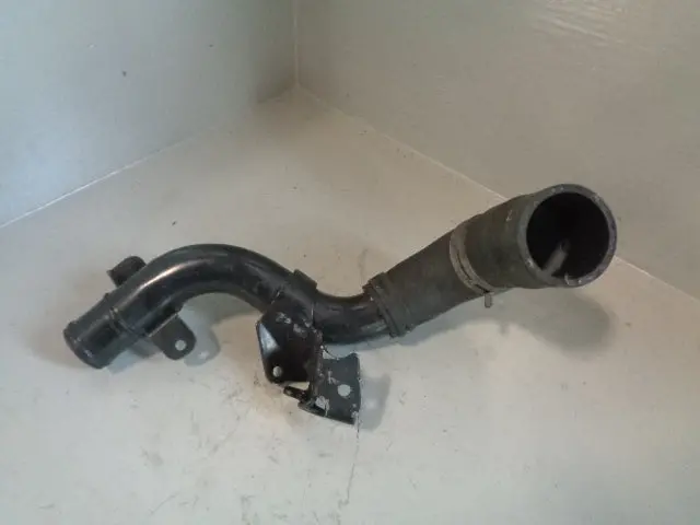 Range Rover Sport Water Coolant Pipe Lower Outlet 3.6 Tdv8 L320 2006 To 2010 1
