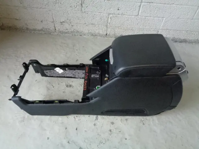 Range Rover L322 Leather Arm Rest Centre Console Black 12V Aux Facelift R09033 1