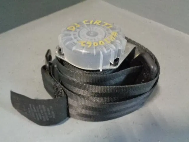 Discovery 3 Seat Belt Centre Rear In Black Land Rover 2004 To 2009 Type 1 1
