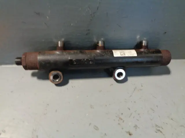 Discovery 3 Fuel Rail Diesel Range Rover Sport 7H2q-9D280-Dd 2.7 Tdv6 Land Rover 1
