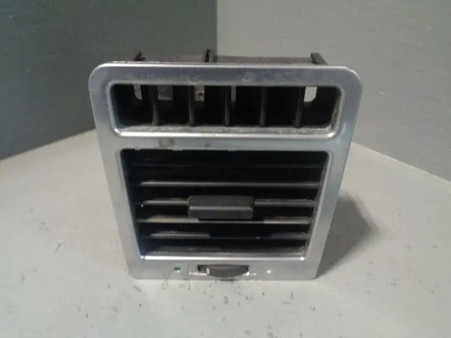 Range Rover L322 Air Vent In Silver Off Side Front Jve000041 2002 To 2006 1