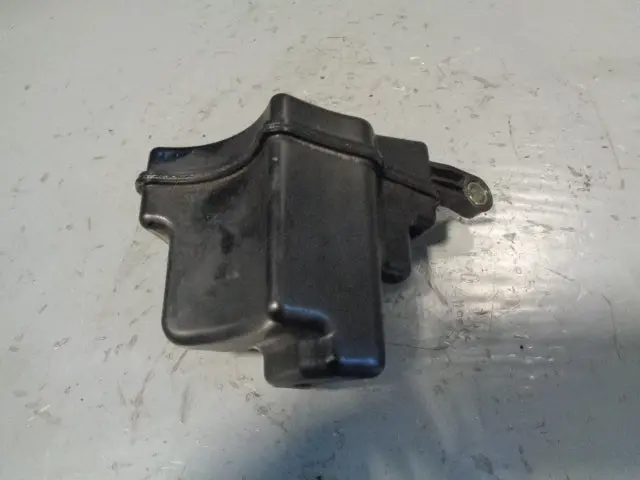 Range Rover Sport Vacuum Valve Reservoir Tank 3.0 Tdv6 9X2q-9Y498-Ab 1