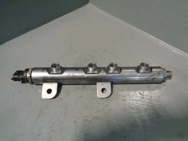 Discovery 4 Fuel Injection Rail 9X2q-9D280-Fa 3.0 Tdv6 Range Rover Sport 1