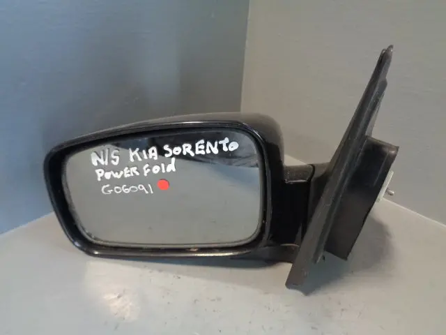 Kia Sorento Door Mirror Near Side Electric In Black And Silver 2002 To 2006 1