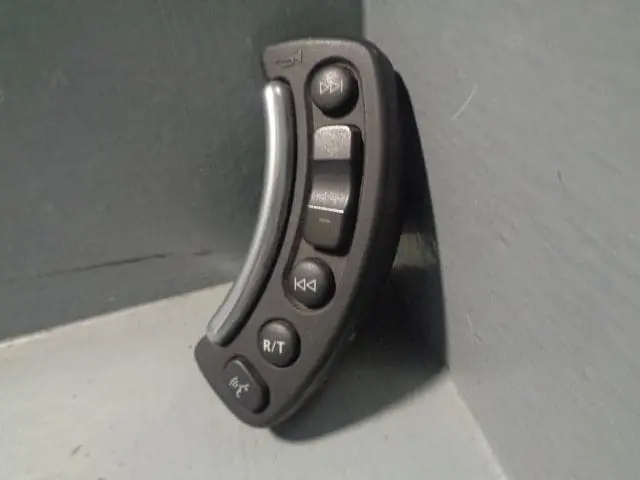 Range Rover L322 Stereo Controls Steering Wheel Switch Pack 6 901 282 1