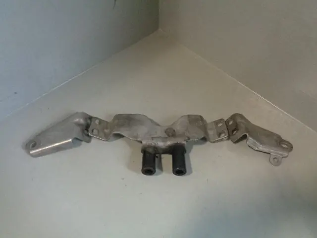Exhaust Crossover Link Pipe Bracket Discovery 3 Range Rover Sport 2.7 Tdv6 Auto 1