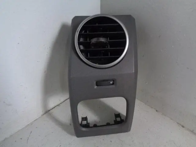 Discovery 3 Drivers Air Vent And Housing Dashboard Off Side Land Rover 1