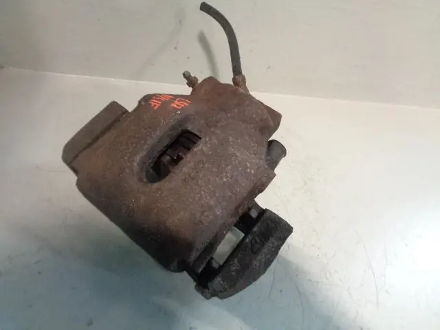 Range Rover L322 Brake Caliper Near Side Front 3.0 Td6 & 4.4 V8 2002 To 2006 1