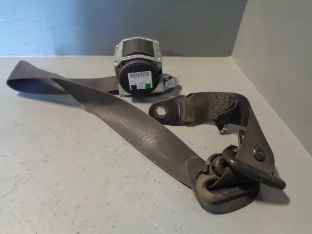 Discovery 3 Seat Belt Black Off Side Front Land Rover 2004 To 2007 Type 2 1