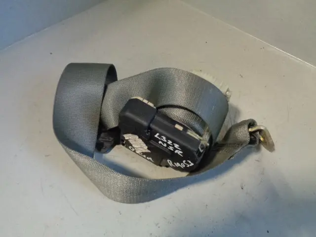 Range Rover L322 Seat Belt Near Side Rear In Green 2002 To 2009 1