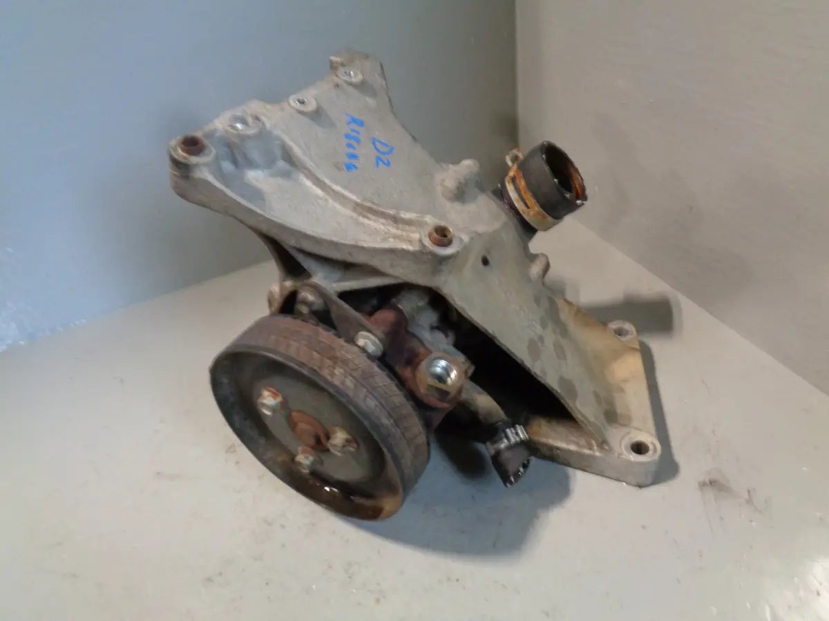 Discovery 2 Power Steering Water Pump Mount Td5 Land Rover 1998 To 2004 1