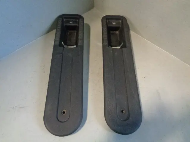 Discovery 2 Striker Cover Trims Dickie Seats 3Rd Row Hxp100180 Land Rover 1