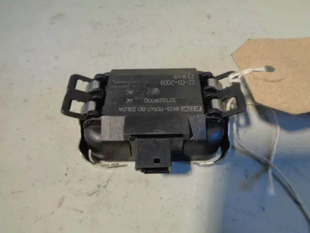 Jaguar Xf Rain Sensor Windscreen X250 8X23-17D547-Bd 2009 To 2015 1