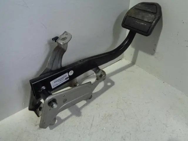 Range Rover Sport L320 Auto Brake Pedal Skb000431 2005 To 2009 1