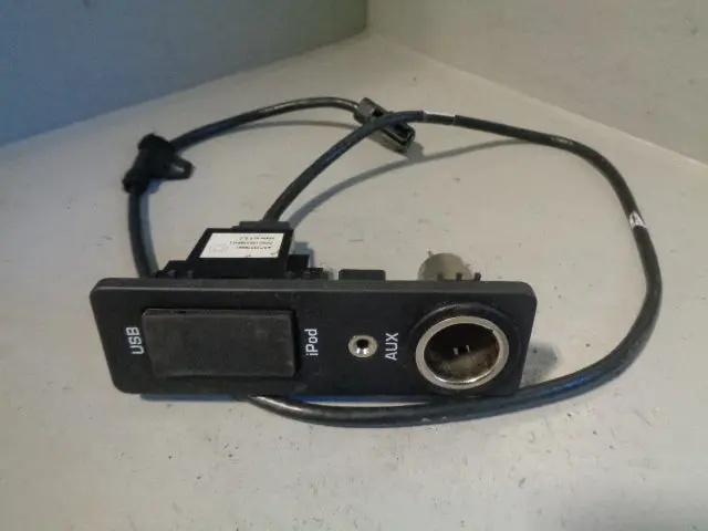 Jaguar Xf Usb Ipod Aux Socket Centre Console 8X23 19C166 Ad 2007 To 2015 1