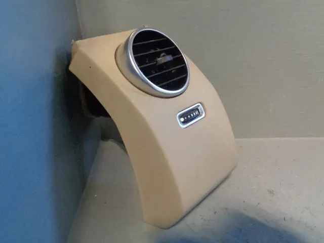 Discovery 4 Heater Air Vent Near Side Outer With Trim Beige Land Rover 2009 To 2014 2