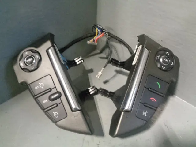 Discovery 4 Steering Wheel Controls Cruise And Audio Pair With Loom Land Rover 1