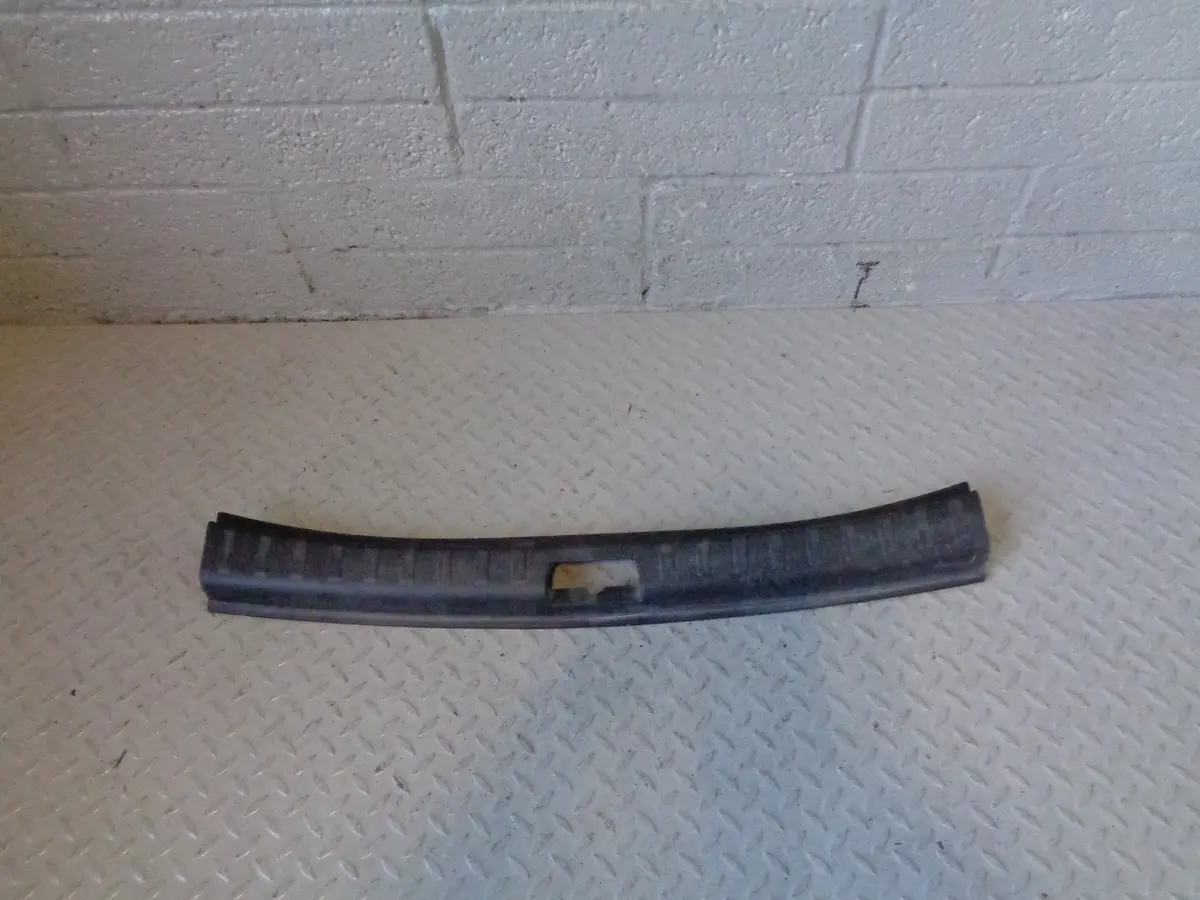 Freelander 2 Rear Boot Lock Surround Scuff Trim 6H52-113A10-Acw Land Rover 1