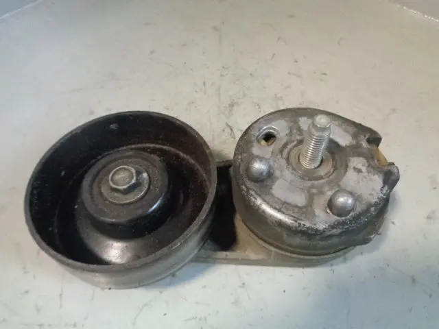 Discovery 4 Drive Belt Tensioner 3.0 Sdv6 Or Tdv6 Land Rover 2009 To 2014 1