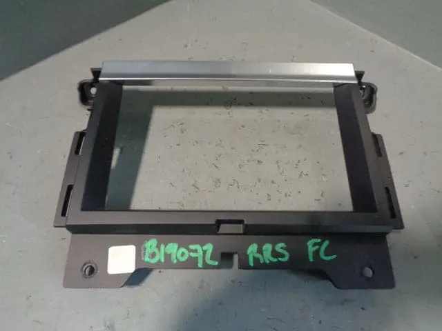 Range Rover Sport Sat Nav Screen Surround Trim Ch32-044H94-A 2009 To 2013 1