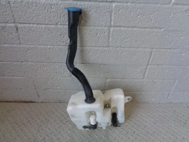 Range Rover Sport L320 Washer Bottle Pumps Windscreen 2005 To 2009 2 Pumps 1