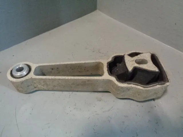 Freelander 2 Engine Mount Off Side Right Land Rover 2006 To 2011 1
