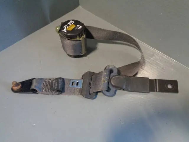 Discovery 2 Seat Belt Near Side Rear Grey Land Rover 1998 To 2002 1