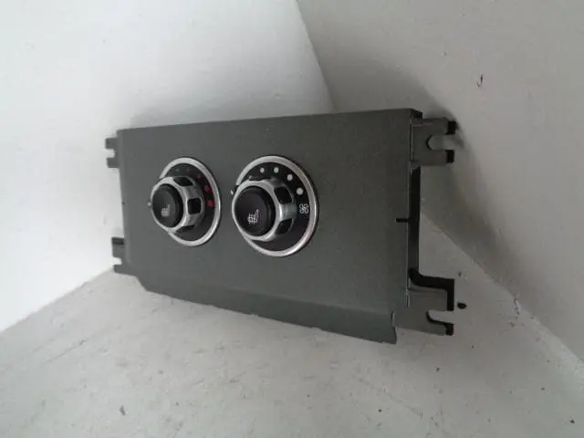Range Rover L322 Rear Centre Console Heater Control Switch 7H42 18C612 Ja 2