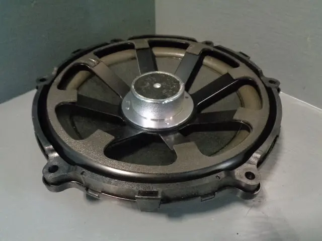 Xqa500080 Subwoofer Speaker Range Rover Sport Land Rover Discovery 3 1