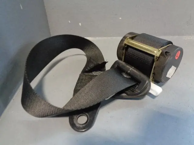 Discovery 2 Seat Belt Near Side Rear Rear 3Rd Row Black Land Rover 2002 To 2004 1