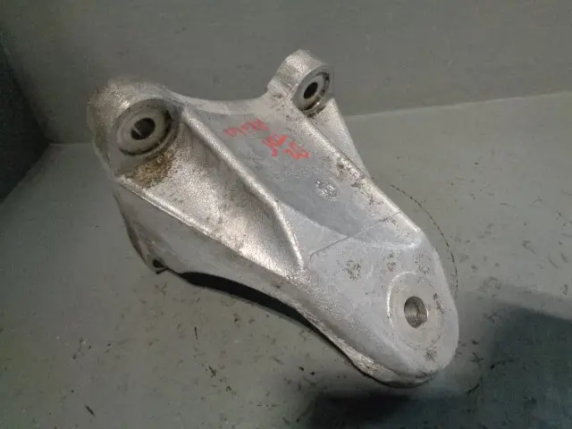 Discovery 2 Engine Mount Bracket 2.5 Td5 Anr6623 Land Rover 1998 To 2004 1