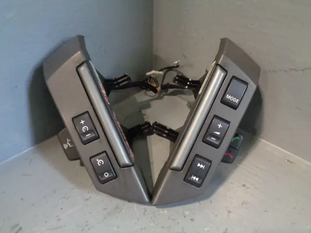 Range Rover Sport Steering Wheel Audio And Cruise Controls 2005 To 2009 B15083 1