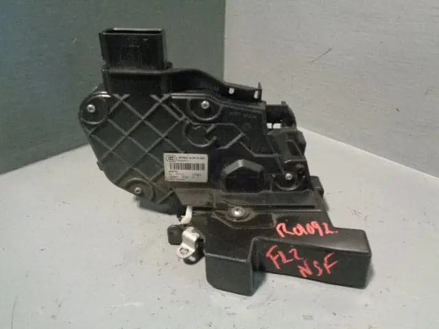 Freelander 2 Door Lock Actuator Near Side Front Solenoid Fqj000217 2006 To 2011 1