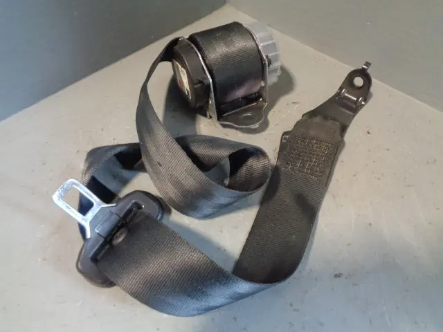 Range Rover Sport Seat Belt Near Side Rear In Black L320 2005 To 2013 Type 1 1