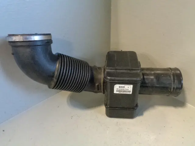 Range Rover L405 Air Intake Pipe 3.0 Sdv6 Fpla-9C619-Cb 2013 To 2017 1