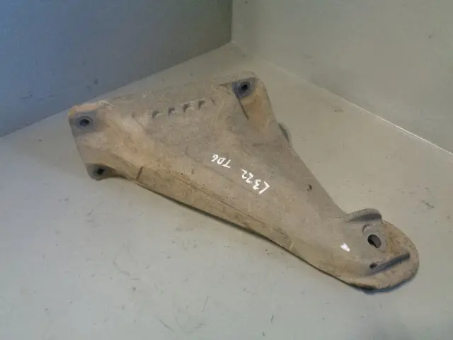 Range Rover L322 Engine Mount 2211 6754410 3.0 Td6 2002 To 2006 1