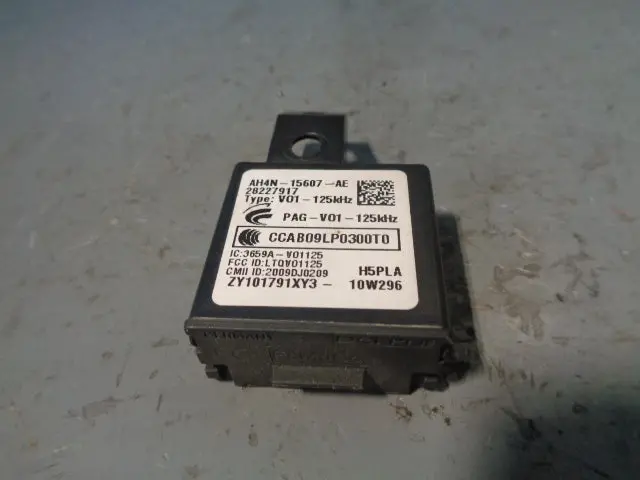 Discovery 4 Keyless Entry Antenna Module Ah4n-15607-Ae Land Rover 2009 To 2013 1