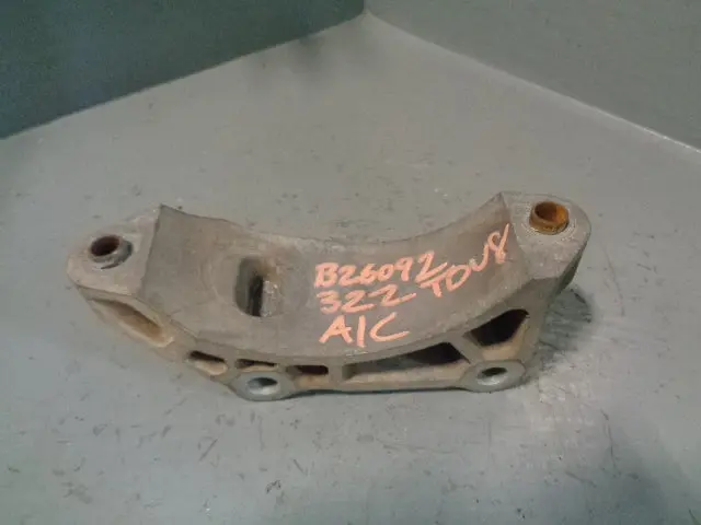 Range Rover L322 Sport Air Con Compressor Bracket Mount Jpd500121 3.6 Tdv8 1