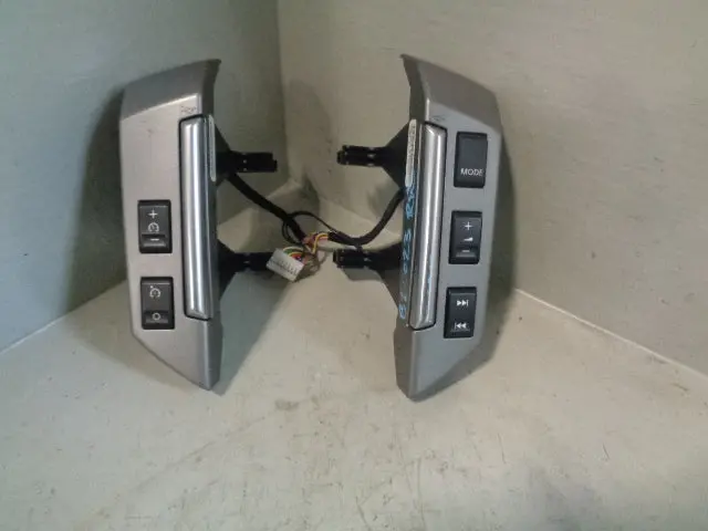Range Rover Sport Steering Wheel Audio Cruise Controls Xpd500830 Xpd500790 1