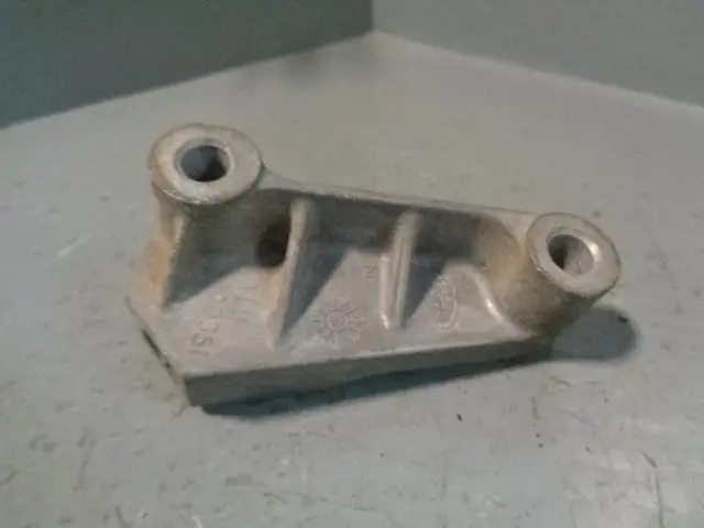 Range Rover L322 Sport L320 Alternator Bracket Mount 3.6 Tdv8 Ylu500351 1