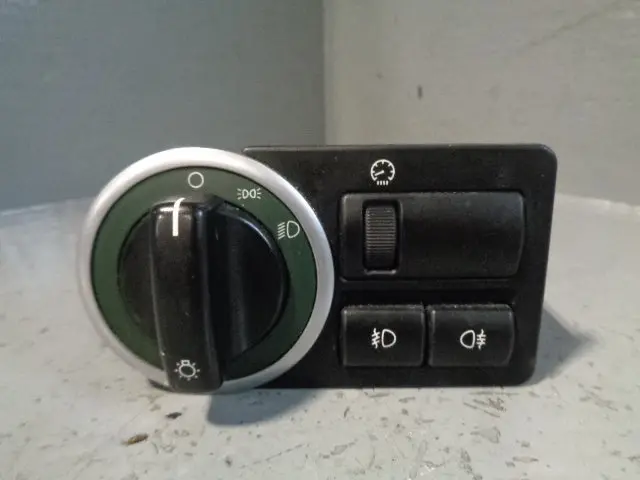 Range Rover L322 Headlight Switch Controls Green Surround Lrgyud000161puy 1