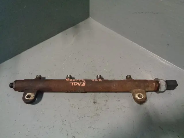 Tdv8 3.6 Fuel Rail Range Rover L322 Sport L320 6H4q-9D280-Bb Off Side 1