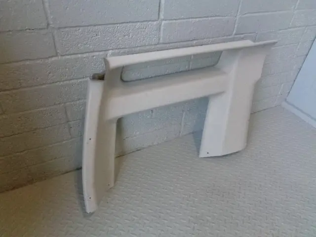 Discovery 2 Window Surround Trim Near Side Rear Boot Land Rover 5 Seat 2
