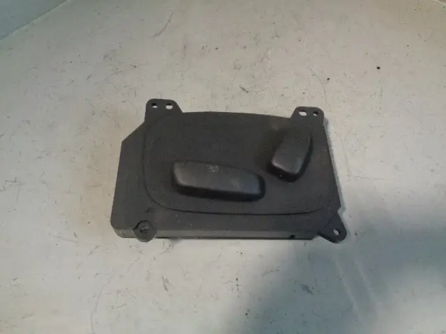 Discovery 4 Electric Seat Adjust Switch Near Side Front Land Rover Ah22-14B566-Ga 1