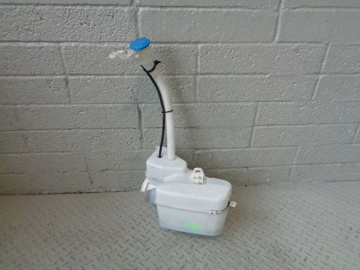Range Rover Windscreen Washer Bottle Pumps And Neck L322 2006 To 2013 1